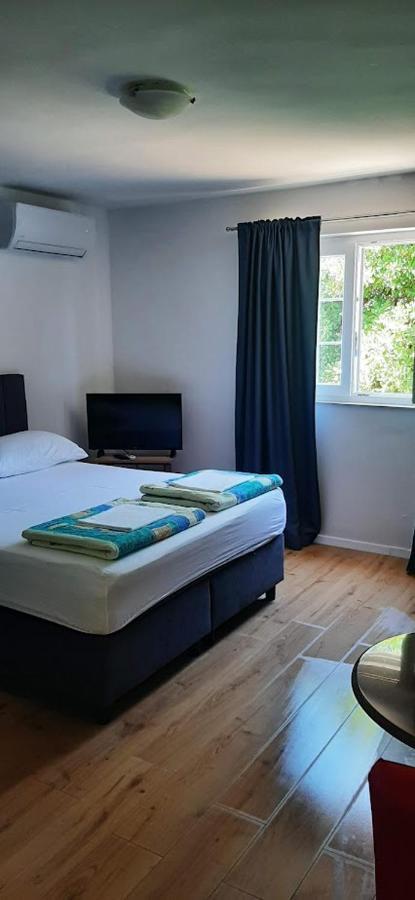 Guesthouse Sime Kolan Exterior photo