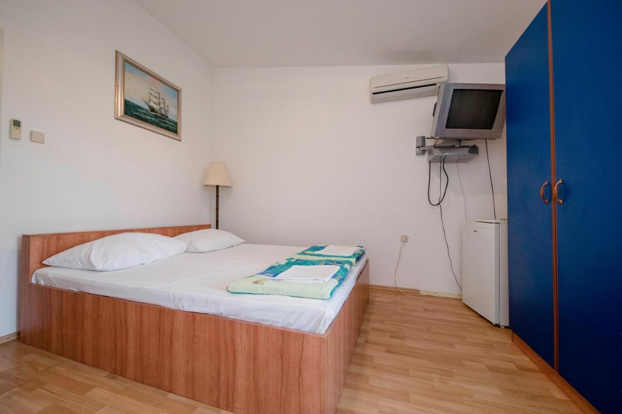 Guesthouse Sime Kolan Exterior photo
